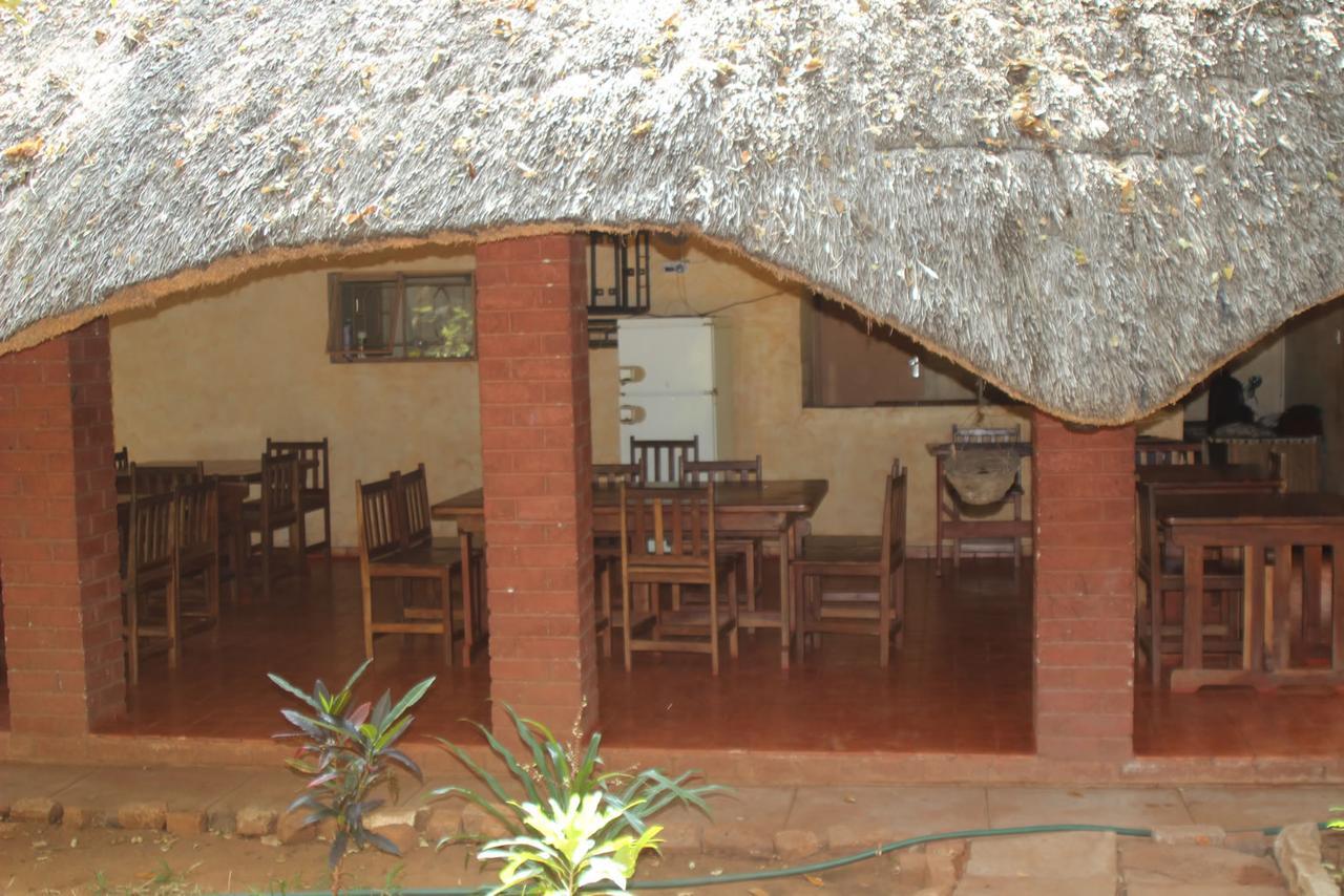 Mosi-Ua-Tunya Lodge Victoria Falls Exterior foto